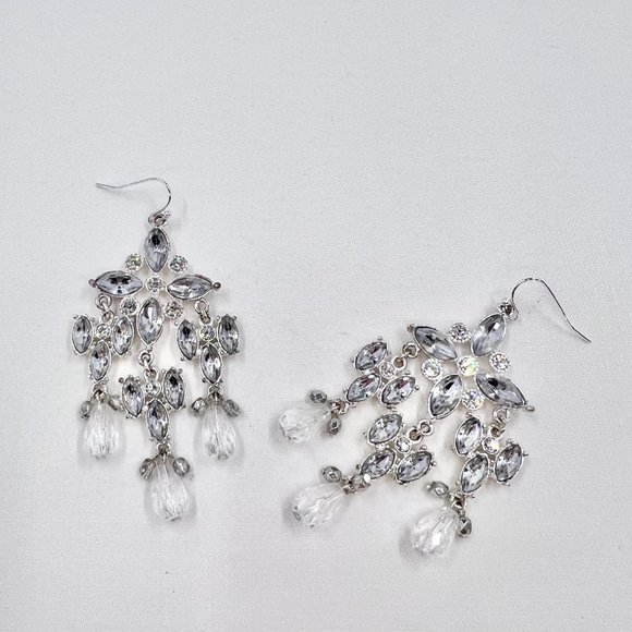 NWOT - Stunning Shiny Silver Tone Clear Rhinestone Chandelier Fishhook Earrings - Picture 5 of 5